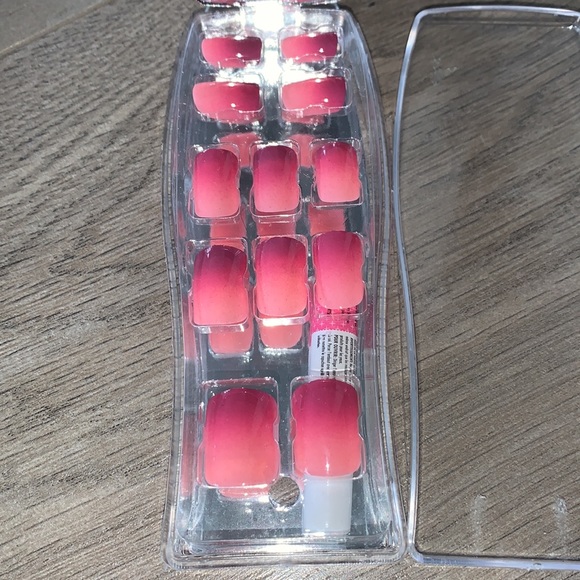 Artificial Nails x 3 - Picture 8 of 8